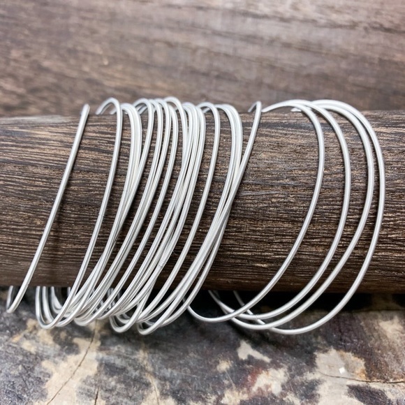 Jewelry - New Bella bracelets. Set of 20 bracelets total